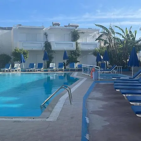 Kosinmyheart 11 & Studio10 Aparthotel